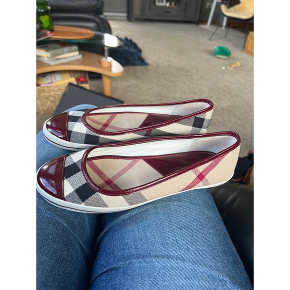 Burberry burgundy nova check patent leather canvas flats 38 7.5 - Picture 2 of 6